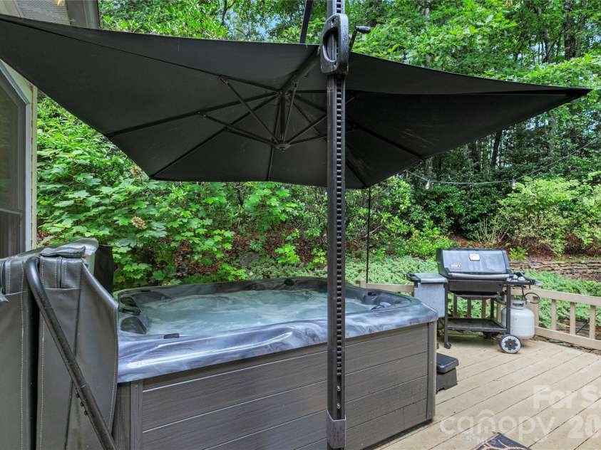 67 Autumn Glen Court, Brevard, NC 28712.  MLS# CAR4406977, YatesRealty ID 42228. 