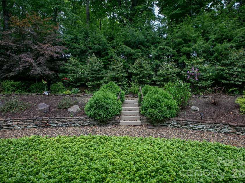 67 Autumn Glen Court, Brevard, NC 28712.  MLS# CAR4406977, YatesRealty ID 42228. 