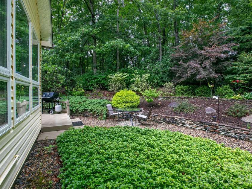67 Autumn Glen Court, Brevard, NC 28712.  MLS# CAR4406977, YatesRealty ID 42228. 