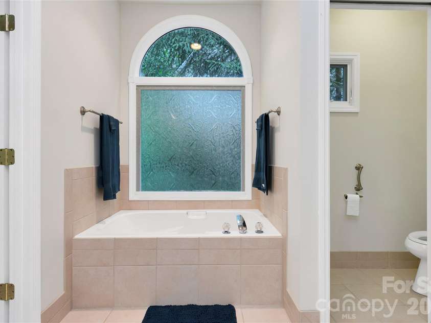 67 Autumn Glen Court, Brevard, NC 28712.  MLS# CAR4406977, YatesRealty ID 42228. 