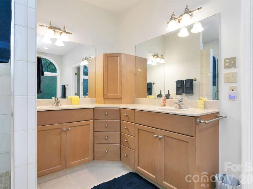67 Autumn Glen Court, Brevard, NC 28712.  MLS# CAR4406977, YatesRealty ID 42228. 