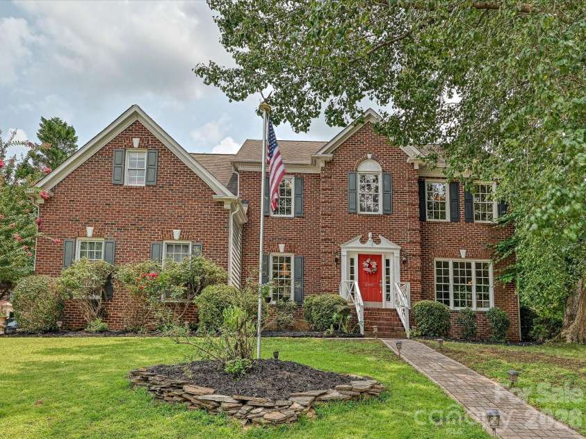 2805 Peverell Lane, Charlotte, NC 28270.  MLS# CAR4409293, YatesRealty ID 42229. 