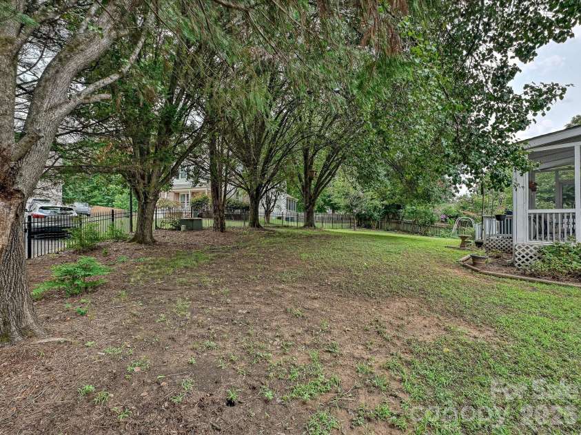 2805 Peverell Lane, Charlotte, NC 28270.  MLS# CAR4409293, YatesRealty ID 42229. 