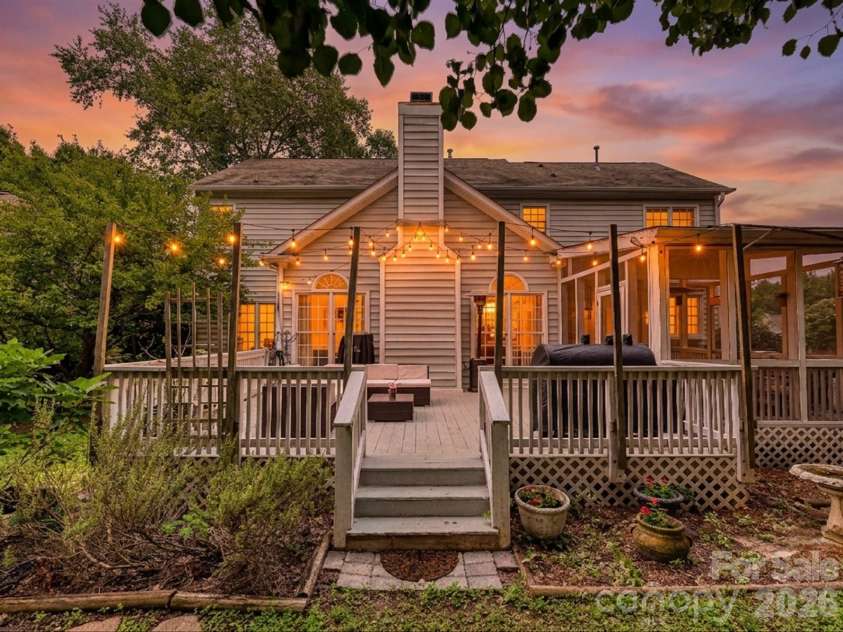2805 Peverell Lane, Charlotte, NC 28270.  MLS# CAR4409293, YatesRealty ID 42229. 