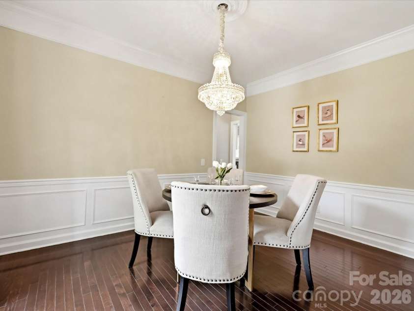2805 Peverell Lane, Charlotte, NC 28270.  MLS# CAR4409293, YatesRealty ID 42229. Dining