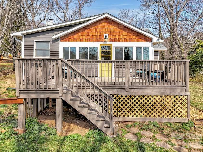 43 Melton Road, Candler, NC 28715.  MLS# CAR4354536, YatesRealty ID 4223. 