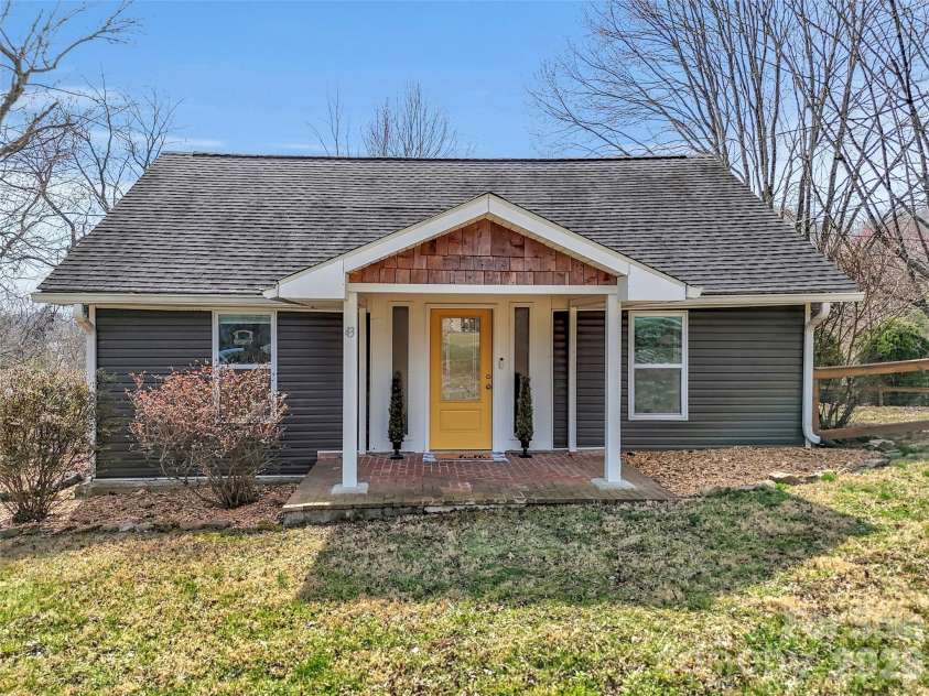 43 Melton Road, Candler, NC 28715.  MLS# CAR4354536, YatesRealty ID 4223. 