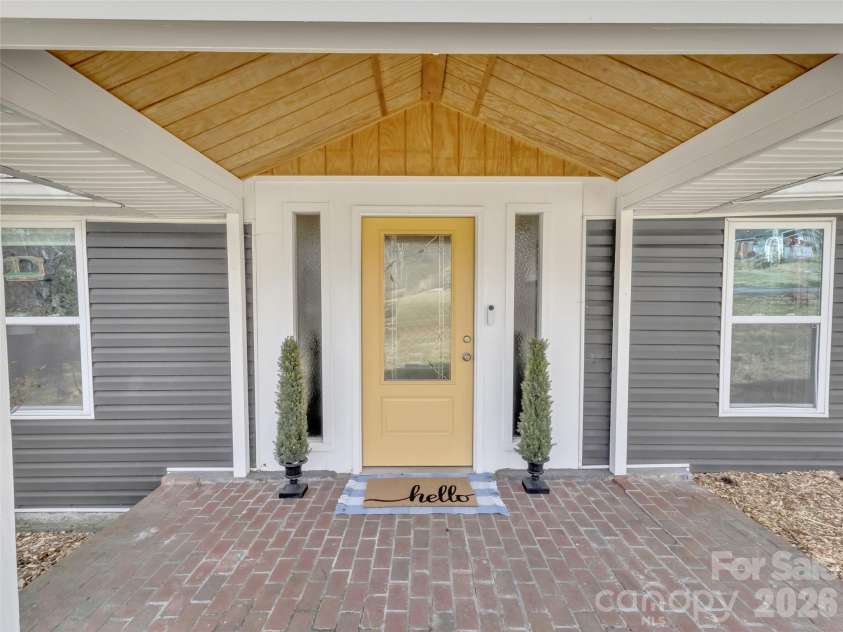 43 Melton Road, Candler, NC 28715.  MLS# CAR4354536, YatesRealty ID 4223. 