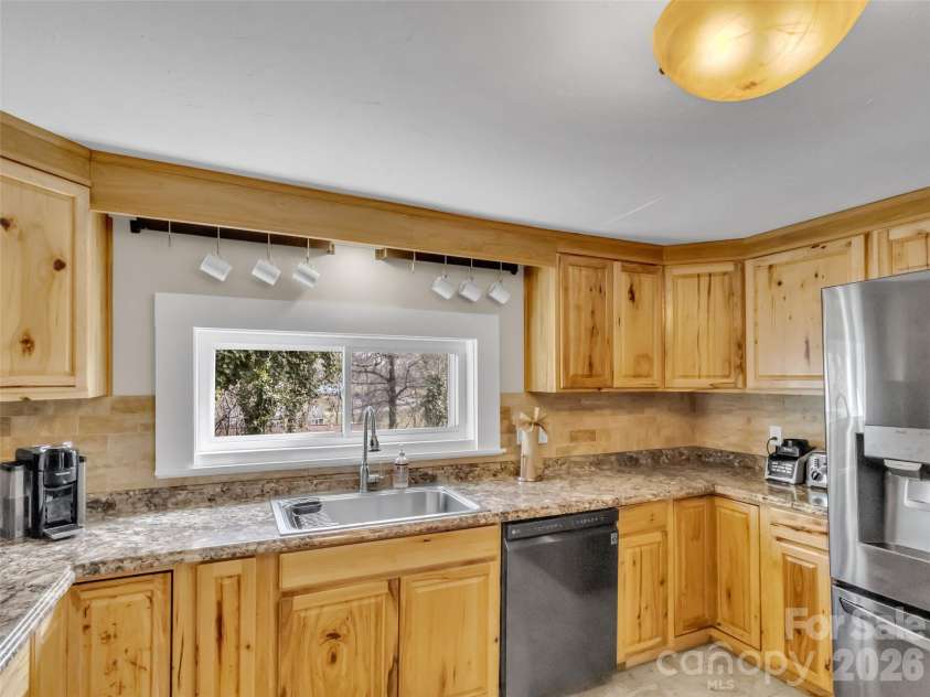 43 Melton Road, Candler, NC 28715.  MLS# CAR4354536, YatesRealty ID 4223. 