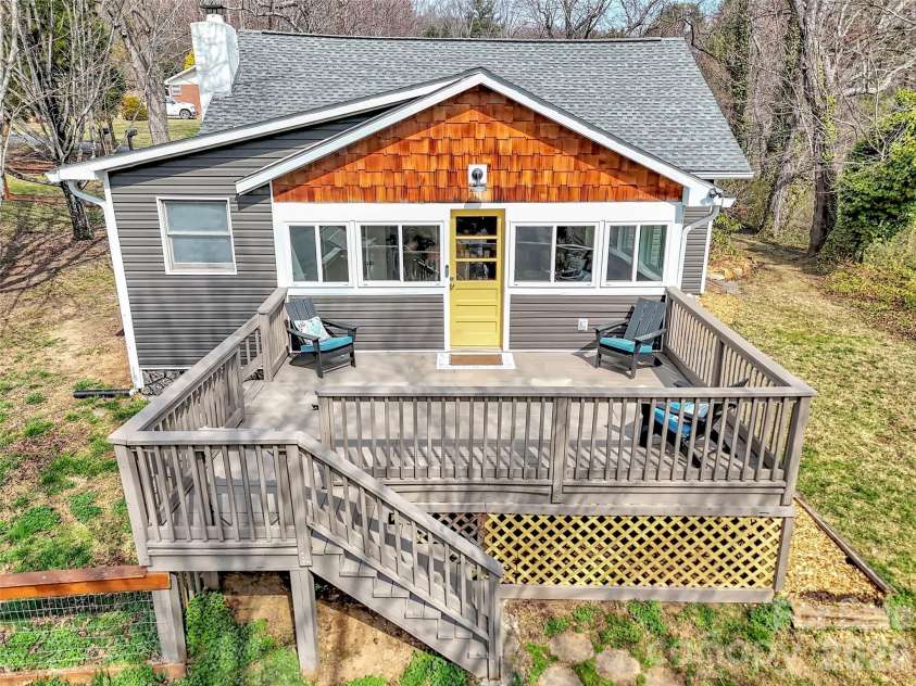 43 Melton Road, Candler, NC 28715.  MLS# CAR4354536, YatesRealty ID 4223. 
