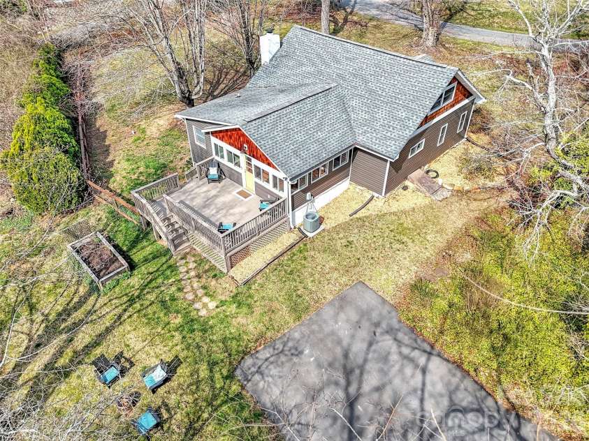 43 Melton Road, Candler, NC 28715.  MLS# CAR4354536, YatesRealty ID 4223. 