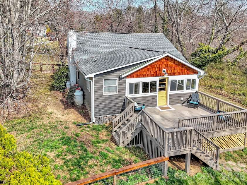 43 Melton Road, Candler, NC 28715.  MLS# CAR4354536, YatesRealty ID 4223. 