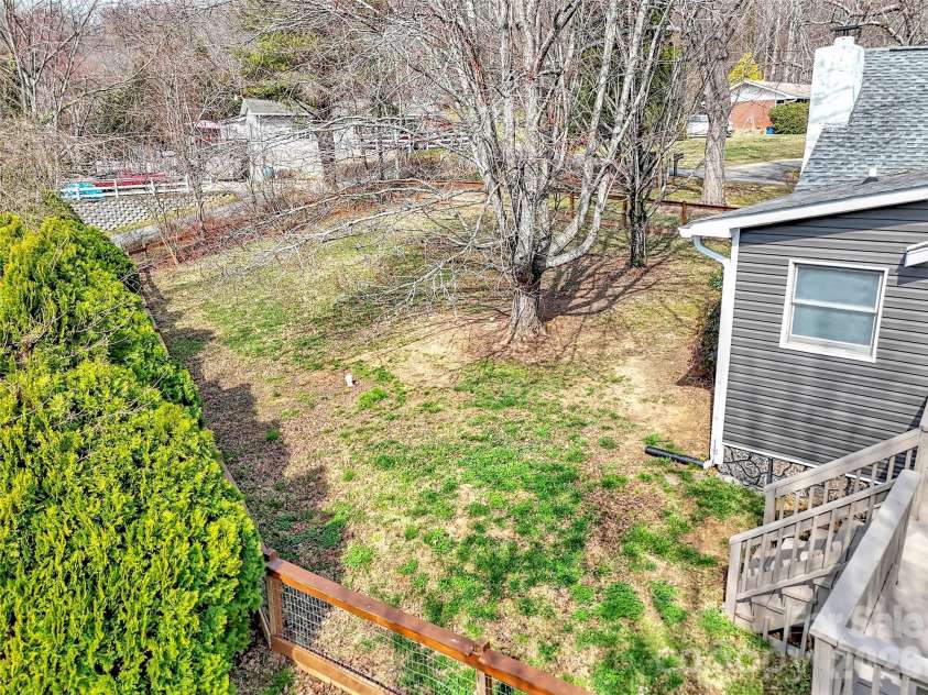 43 Melton Road, Candler, NC 28715.  MLS# CAR4354536, YatesRealty ID 4223. 