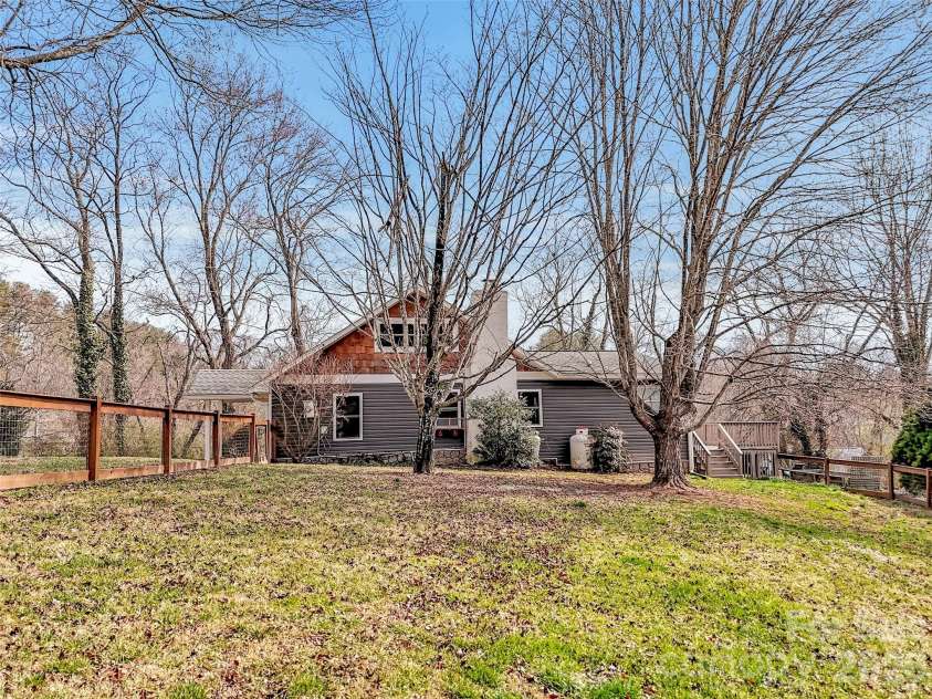 43 Melton Road, Candler, NC 28715.  MLS# CAR4354536, YatesRealty ID 4223. 