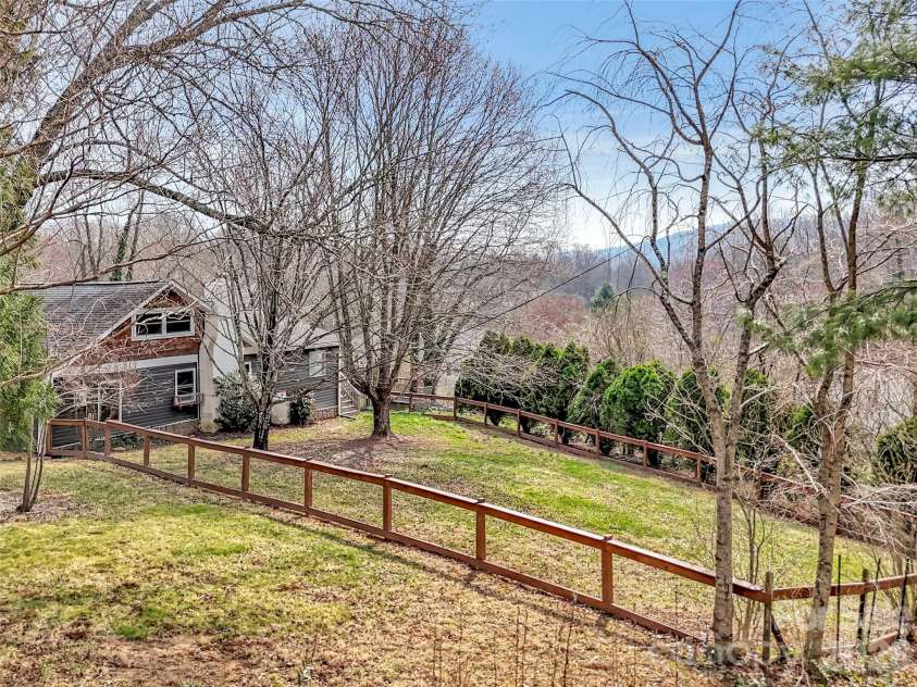 43 Melton Road, Candler, NC 28715.  MLS# CAR4354536, YatesRealty ID 4223. 