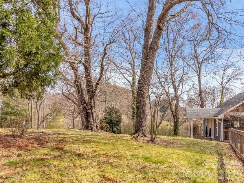 43 Melton Road, Candler, NC 28715.  MLS# CAR4354536, YatesRealty ID 4223. 