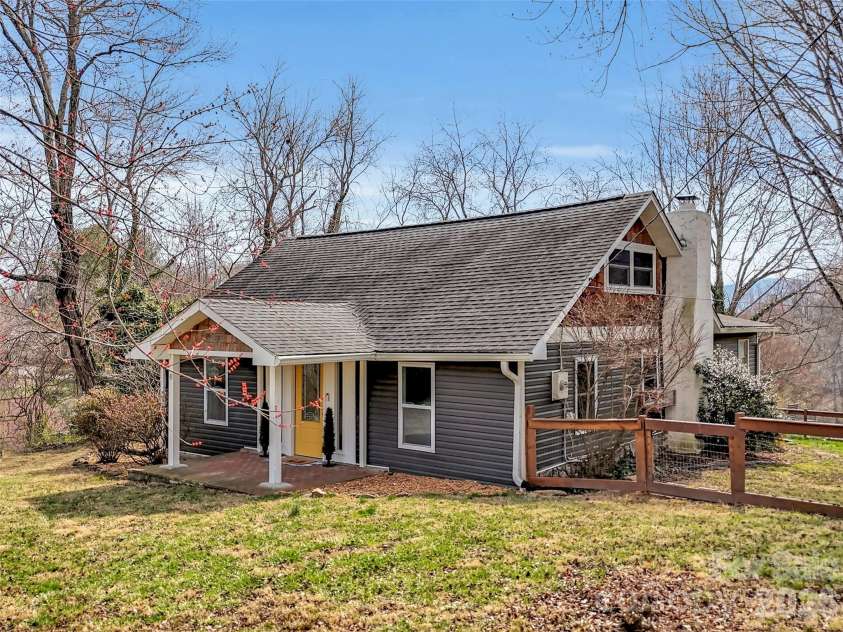 43 Melton Road, Candler, NC 28715.  MLS# CAR4354536, YatesRealty ID 4223. 