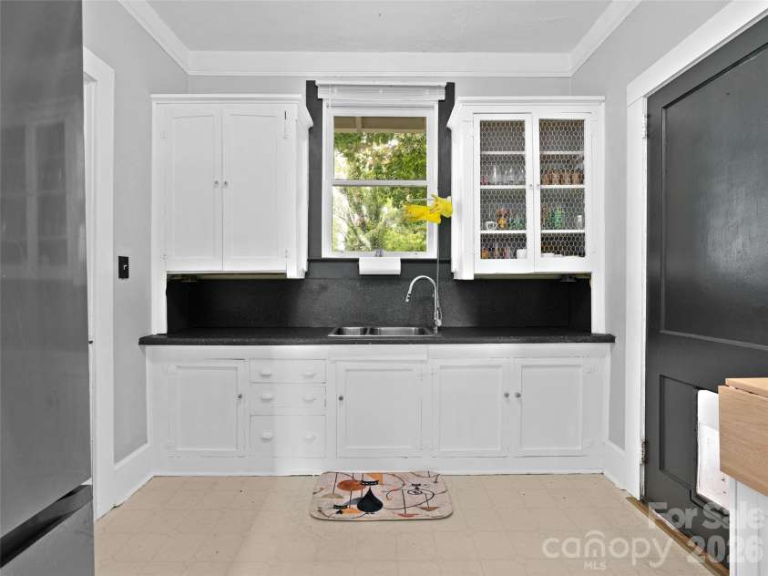 111-113 Stewart Street, Hendersonville, NC 28792.  MLS# CAR4410285, YatesRealty ID 42230. Upper Level Kitchen