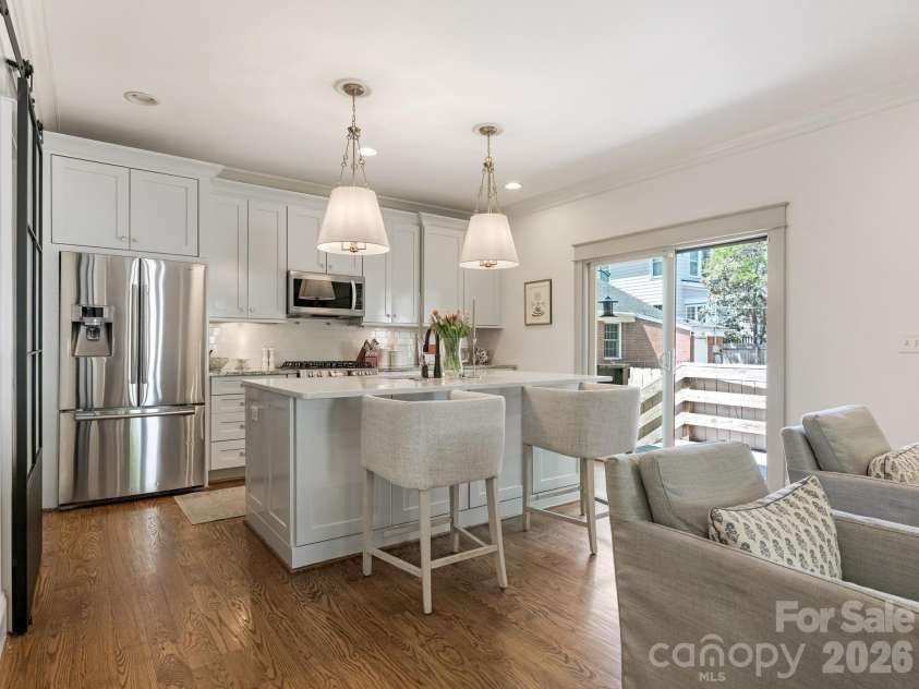 207 Towill Place, Charlotte, NC 28211.  MLS# CAR4411072, YatesRealty ID 42232. Kitchen
