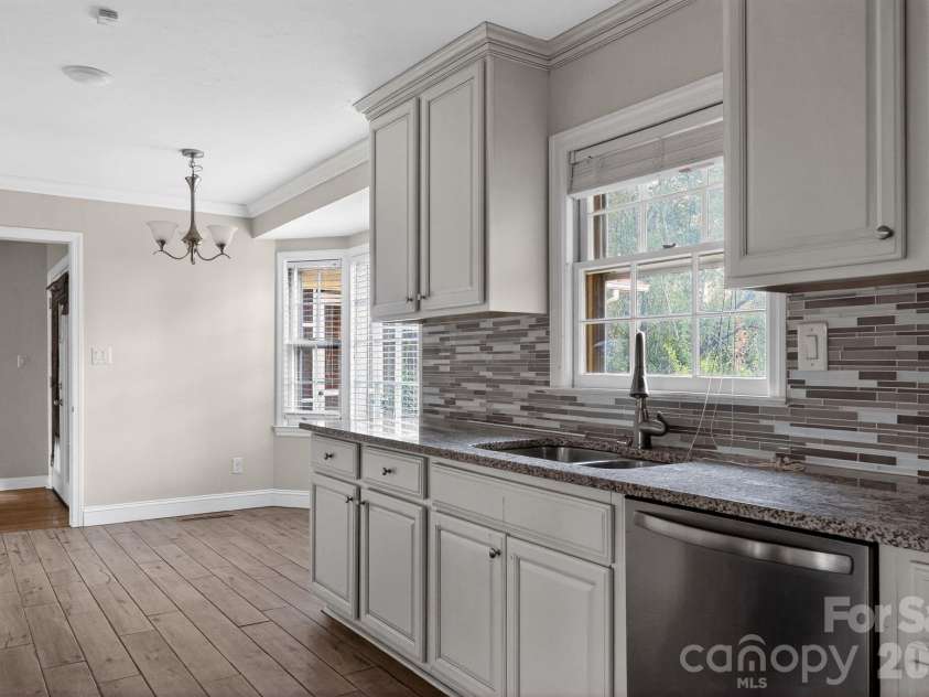 704 26th Street, Lumberton, NC 28358.  MLS# CAR4343309, YatesRealty ID 42234. 