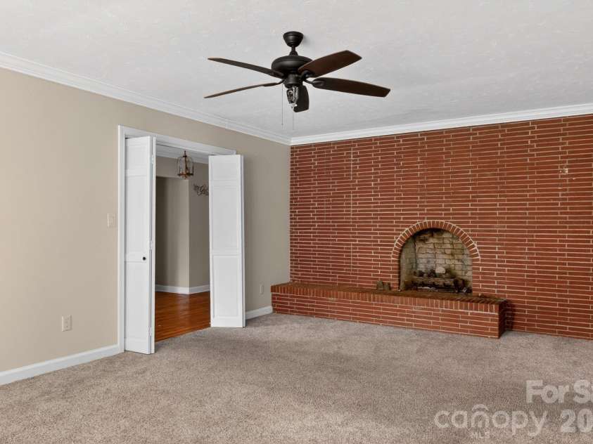 704 26th Street, Lumberton, NC 28358.  MLS# CAR4343309, YatesRealty ID 42234. 
