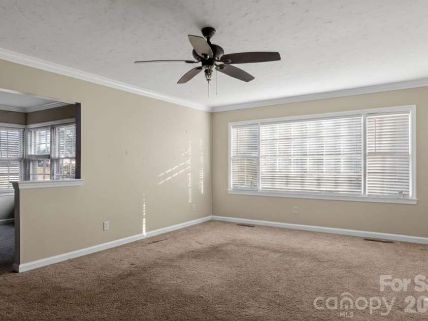 704 26th Street, Lumberton, NC 28358.  MLS# CAR4343309, YatesRealty ID 42234. 