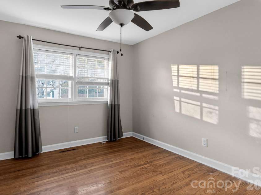 704 26th Street, Lumberton, NC 28358.  MLS# CAR4343309, YatesRealty ID 42234. 
