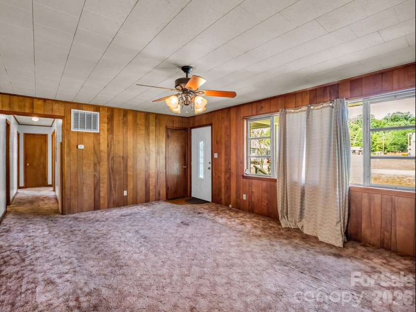 520 Pisgah Drive, Brevard, NC 28712.  MLS# CAR4410496, YatesRealty ID 42235. 