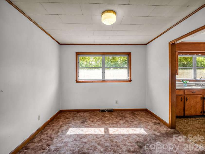 520 Pisgah Drive, Brevard, NC 28712.  MLS# CAR4410496, YatesRealty ID 42235. 