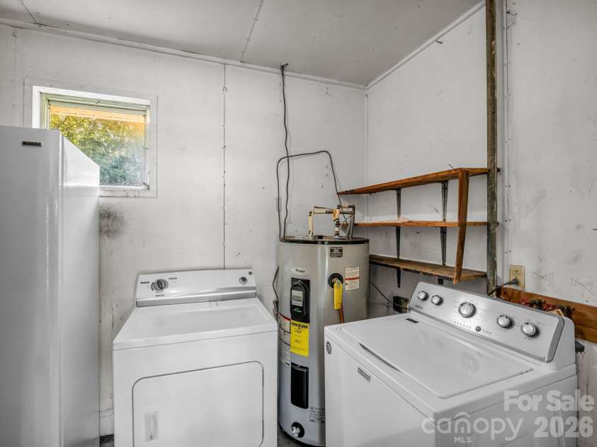 520 Pisgah Drive, Brevard, NC 28712.  MLS# CAR4410496, YatesRealty ID 42235. 
