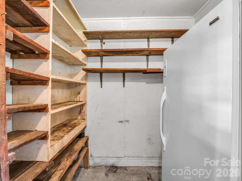 520 Pisgah Drive, Brevard, NC 28712.  MLS# CAR4410496, YatesRealty ID 42235. 