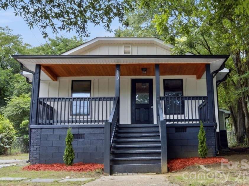 15 Meadowview Avenue, Concord, NC 28027.  MLS# CAR4410337, YatesRealty ID 42236. 