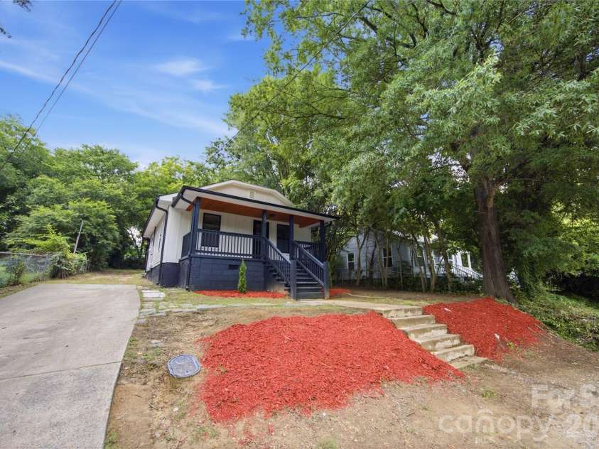 15 Meadowview Avenue, Concord, NC 28027.  MLS# CAR4410337, YatesRealty ID 42236. 