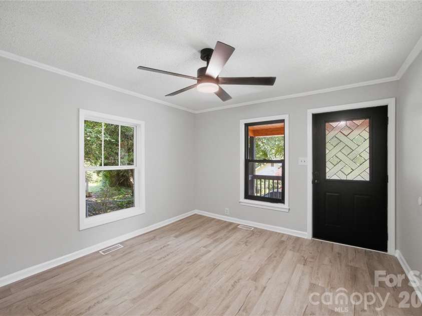15 Meadowview Avenue, Concord, NC 28027.  MLS# CAR4410337, YatesRealty ID 42236. 