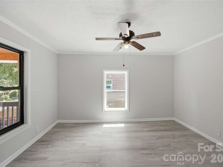 15 Meadowview Avenue, Concord, NC 28027.  MLS# CAR4410337, YatesRealty ID 42236. 