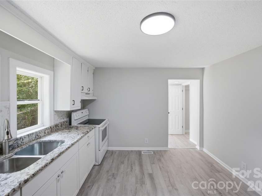 15 Meadowview Avenue, Concord, NC 28027.  MLS# CAR4410337, YatesRealty ID 42236. 