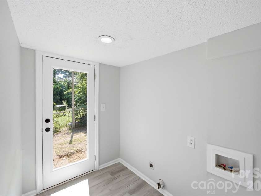 15 Meadowview Avenue, Concord, NC 28027.  MLS# CAR4410337, YatesRealty ID 42236. 