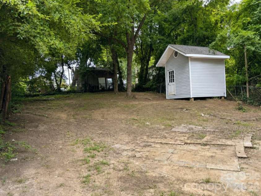 15 Meadowview Avenue, Concord, NC 28027.  MLS# CAR4410337, YatesRealty ID 42236. 