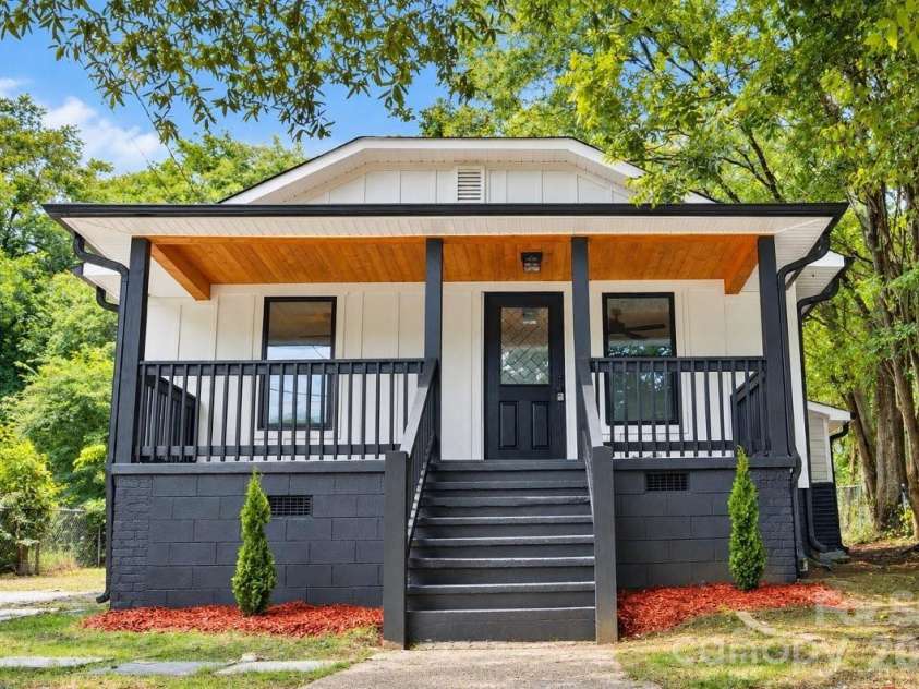 15 Meadowview Avenue, Concord, NC 28027.  MLS# CAR4410337, YatesRealty ID 42236. 