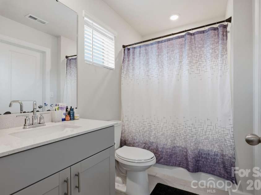 571 Palmarosa Street, Fort Mill, SC 29715.  MLS# CAR4402132, YatesRealty ID 42237. Bathroom 2