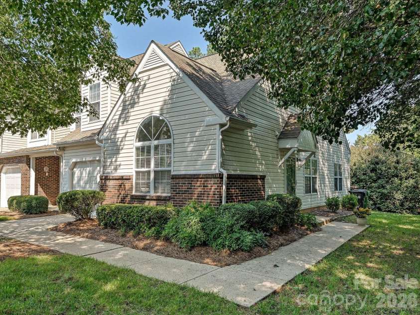 8810 Scotch Heather Way, Charlotte, NC 28277.  MLS# CAR4410151, YatesRealty ID 42238. 
