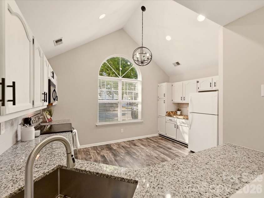 8810 Scotch Heather Way, Charlotte, NC 28277.  MLS# CAR4410151, YatesRealty ID 42238. 