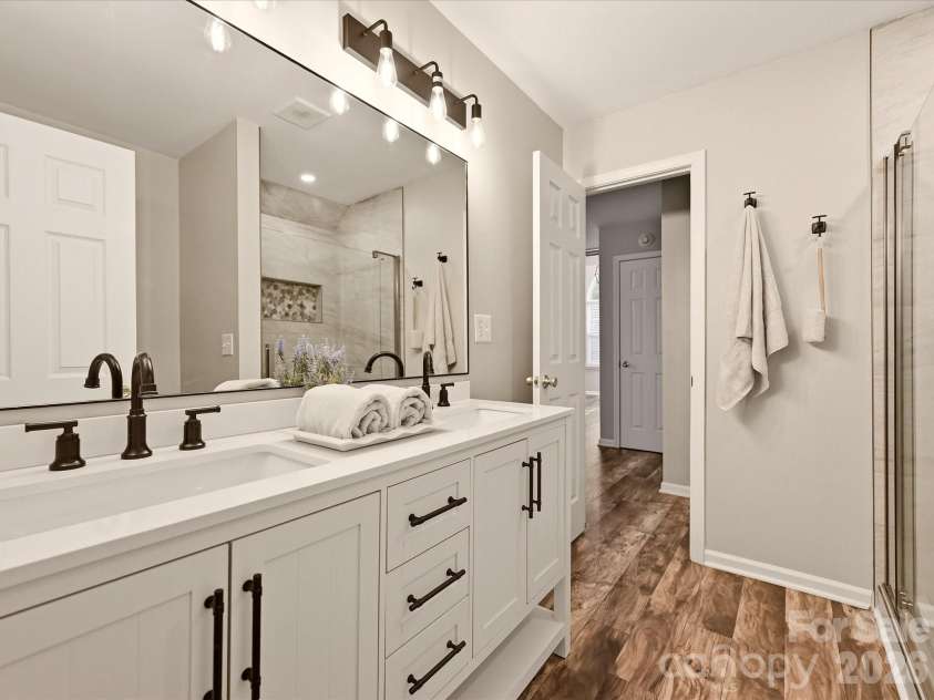 8810 Scotch Heather Way, Charlotte, NC 28277.  MLS# CAR4410151, YatesRealty ID 42238. 