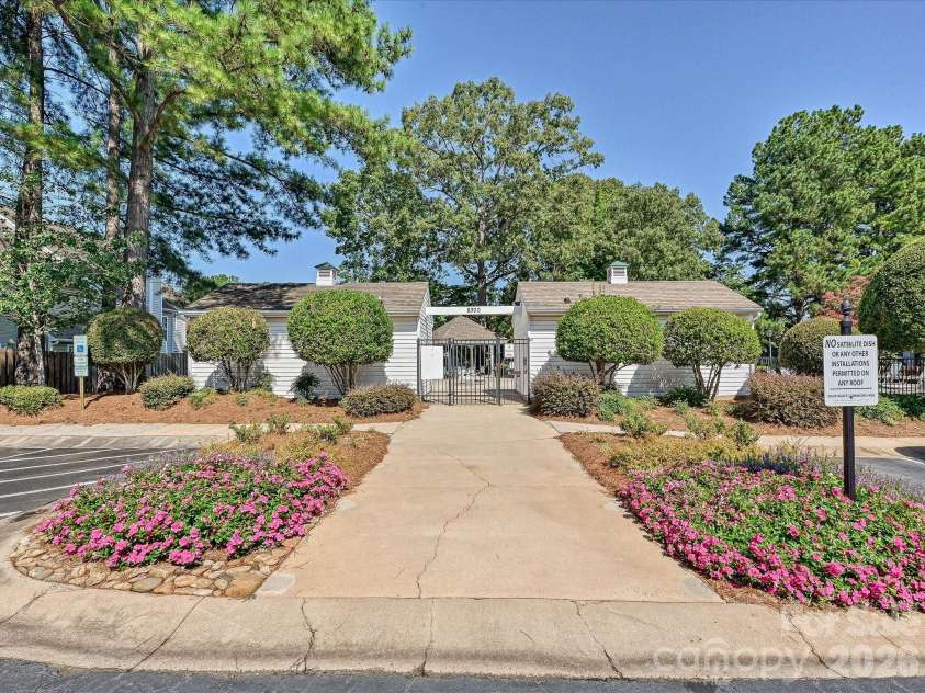 8810 Scotch Heather Way, Charlotte, NC 28277.  MLS# CAR4410151, YatesRealty ID 42238. 