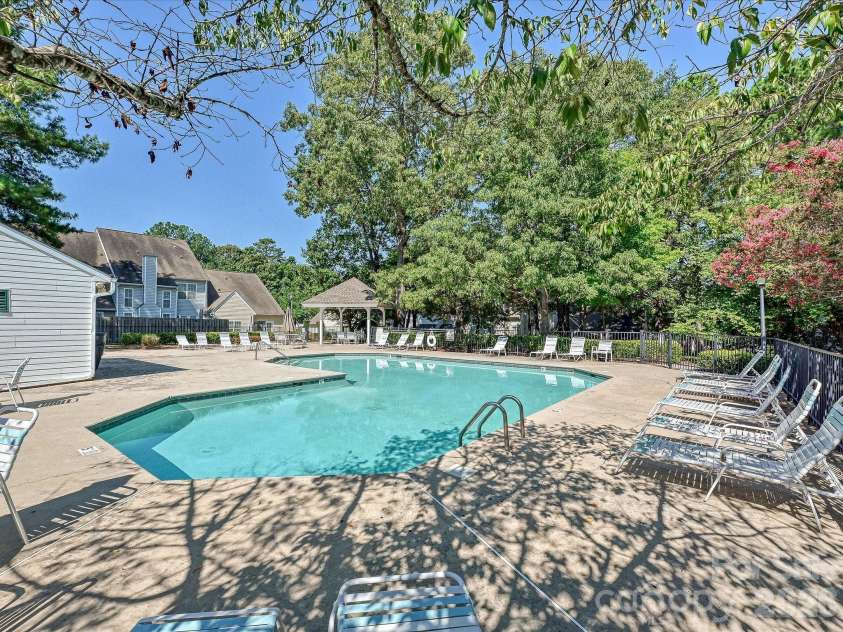 8810 Scotch Heather Way, Charlotte, NC 28277.  MLS# CAR4410151, YatesRealty ID 42238. 