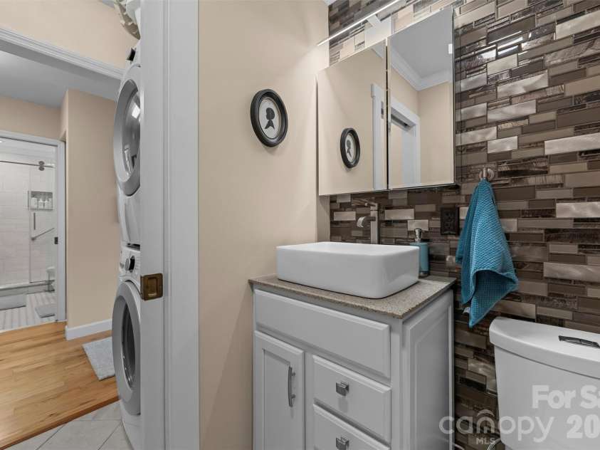 4 Timbersong Drive, Weaverville, NC 28787.  MLS# CAR4400757, YatesRealty ID 42239. Half Bath