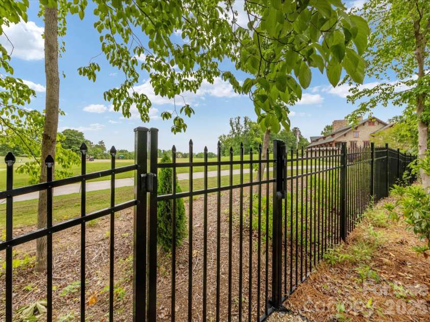 1200 Firethorne Club Drive, Waxhaw, NC 28173.  MLS# CAR4344341, YatesRealty ID 4224. 