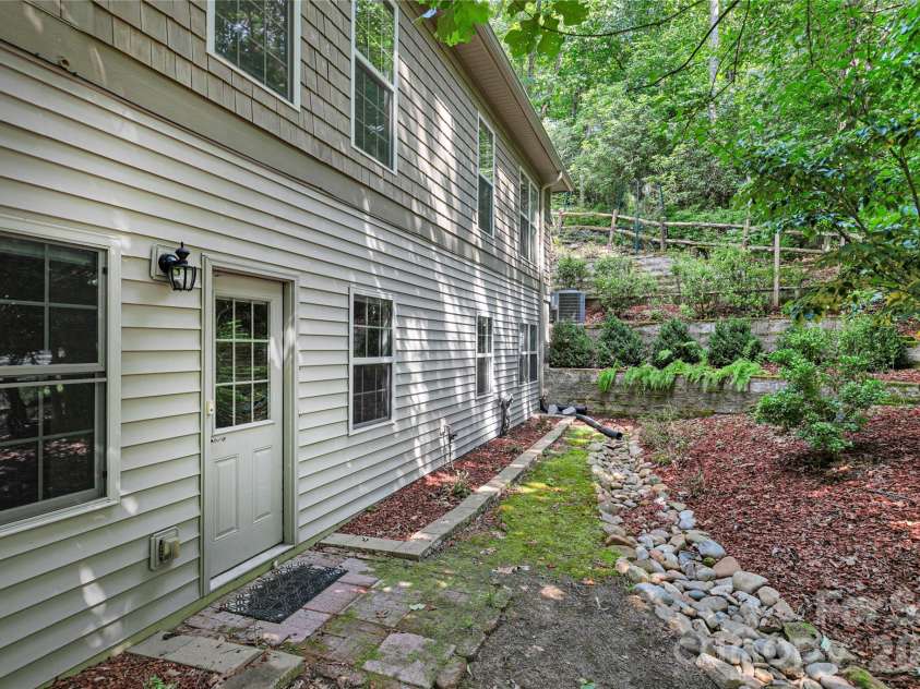 14 Isuhdavga Court, Brevard, NC 28712.  MLS# CAR4411344, YatesRealty ID 42240. 