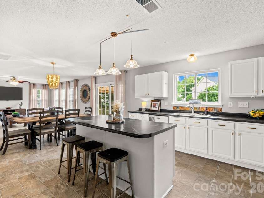 7835 Cornflower Commons Drive, Mint Hill, NC 28227.  MLS# CAR4399249, YatesRealty ID 42241. 