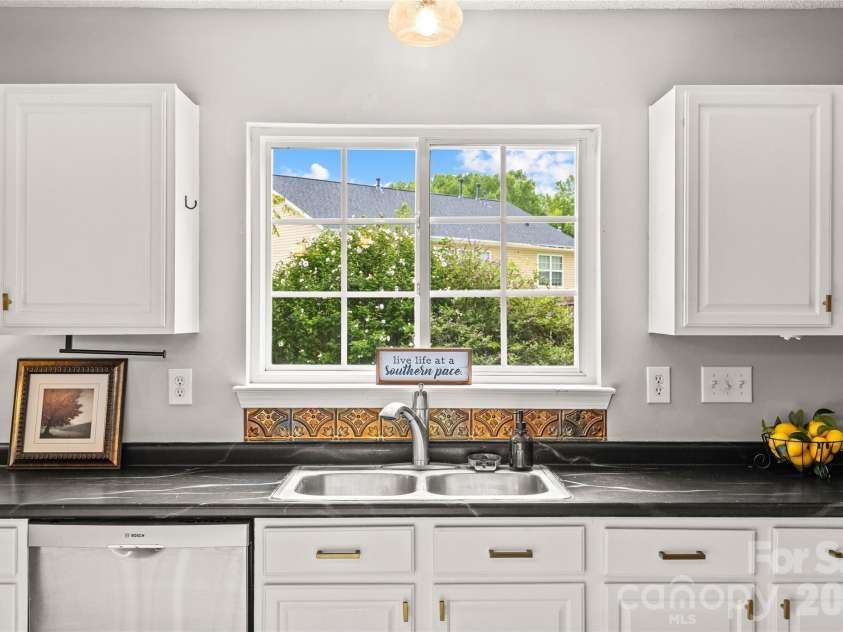 7835 Cornflower Commons Drive, Mint Hill, NC 28227.  MLS# CAR4399249, YatesRealty ID 42241. 